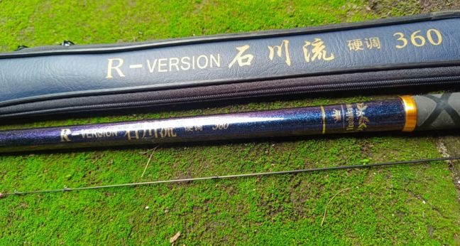 Review tegek ruas pendek warna biru metalik R-Version